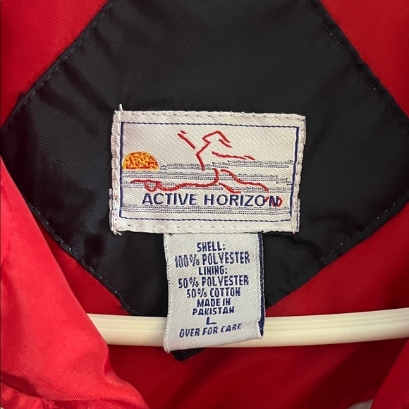 Vintage Patriotic Windbreaker - Picture 2 of 4